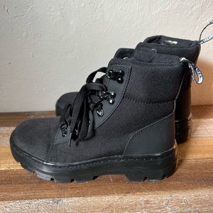 Dr. Marten combs Ajax